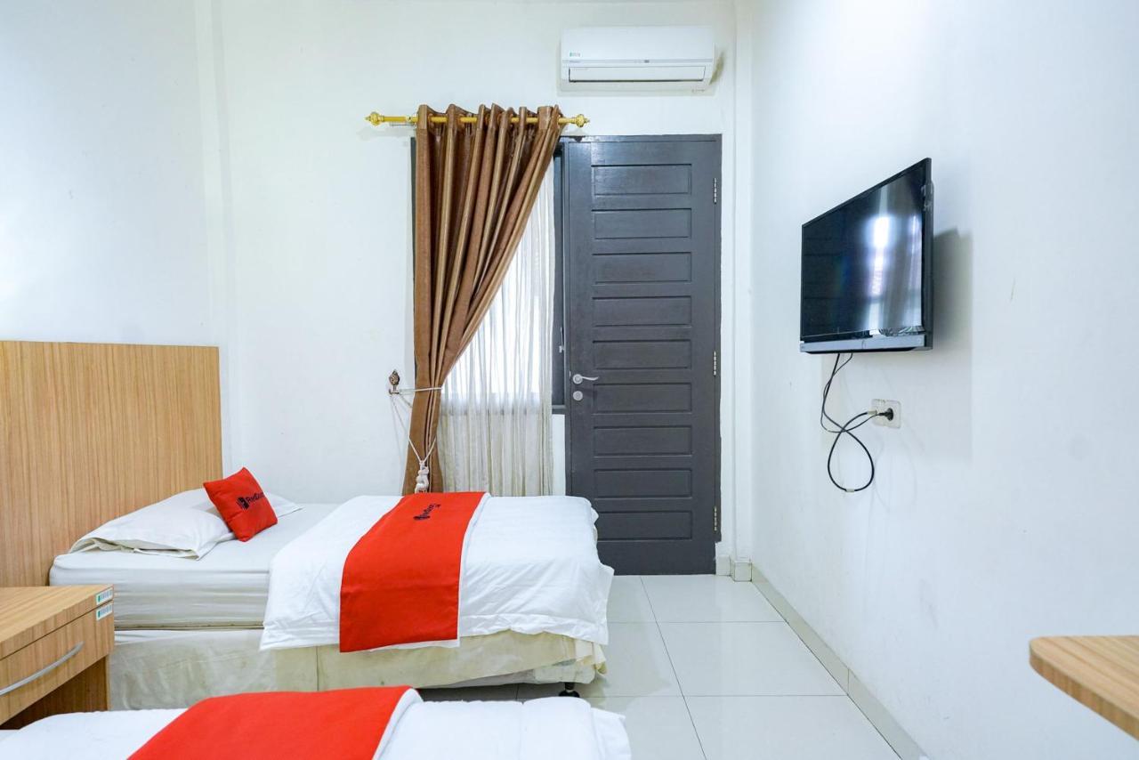 Reddoorz @ Avros Guest House Μεντάν Εξωτερικό φωτογραφία