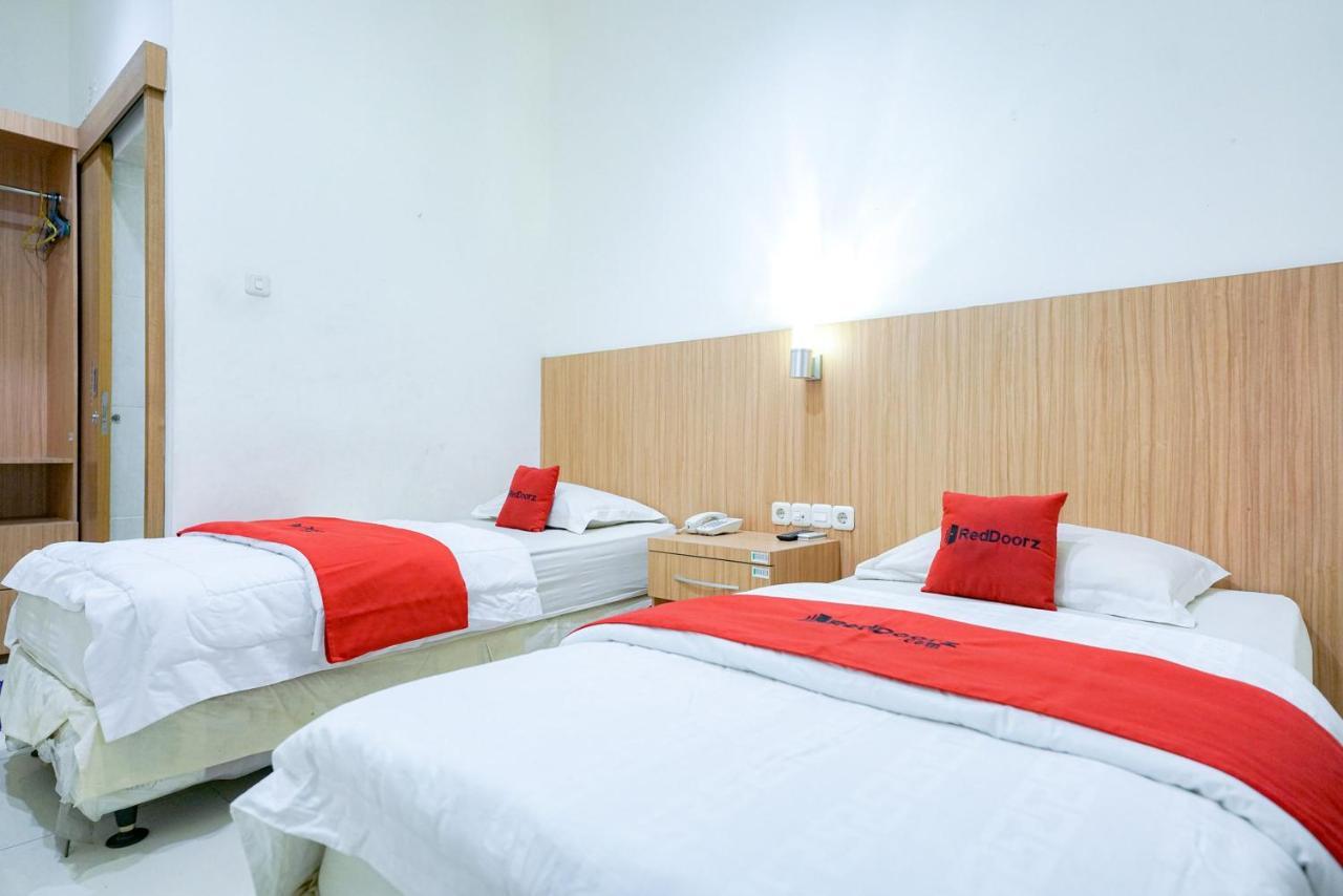 Reddoorz @ Avros Guest House Μεντάν Εξωτερικό φωτογραφία